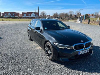 Gebraucht BMW 320 Sport Line 190 PS (139 kW) 2019 Schwarz Kombi