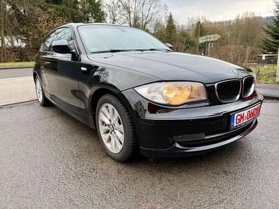 Gebraucht BMW 118 Advantage 143 PS (105 kW) 2011 Schwarz Kleinwagen