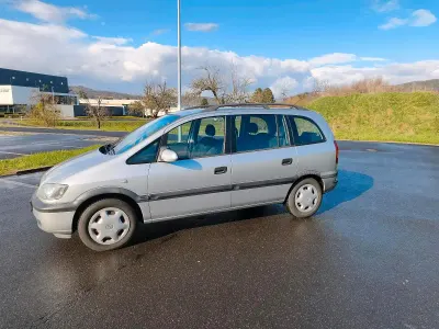 Gebraucht Opel Zafira 101 PS (74 kW) 1999 Silber Van / Kleinbus