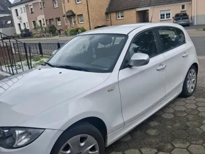 Gebraucht BMW 116 122 PS (89 kW) 2010 Weiß Kleinwagen