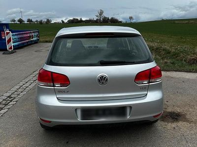 Gebraucht VW Golf VI 105 PS (77 kW) 2010 Silber Kleinwagen