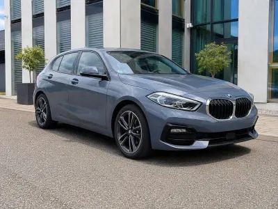 Gebraucht BMW 118 Sport Line 150 PS (110 kW) 2021 Grau Limousine