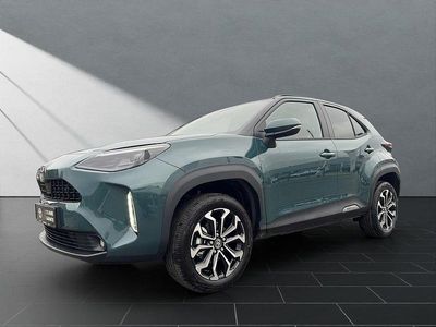 Neu Toyota Yaris Hybrid Team 131 PS (96 kW) 2026 Grün Limousine