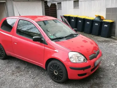 Gebraucht Toyota Yaris Luna 68 PS (50 kW) 2003 Rot Kleinwagen