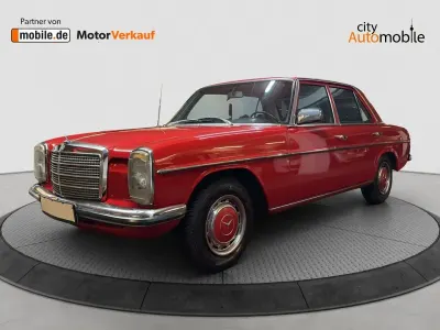 Gebraucht Mercedes 200 86 PS (63 kW) 1973 Rot Limousine