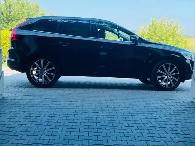 Gebraucht Volvo XC60 190 PS (139 kW) 2015 Schwarz SUV