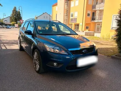 Gebraucht Ford Focus 115 PS (84 kW) 2009 Blau Kombi