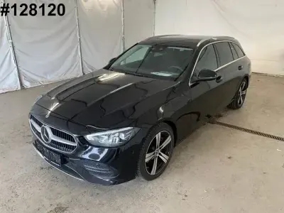 Gebraucht Mercedes C200 Avantgarde 163 PS (119 kW) 2023 Schwarz Kombi