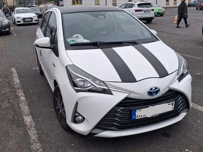Weiß Gebraucht 2019 Toyota Yaris Hybrid Style Limousine | 15.500 € (Fairer Preis)
