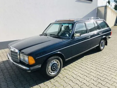 Gebraucht Mercedes E230 136 PS (100 kW) 1982 Blau Kombi