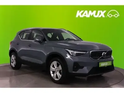 Gebraucht Volvo XC40 Plus 163 PS (119 kW) 2023 Silber / grau SUV