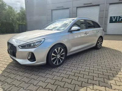 Gebraucht Hyundai i30 120 PS (88 kW) 2017 Silber Kombi