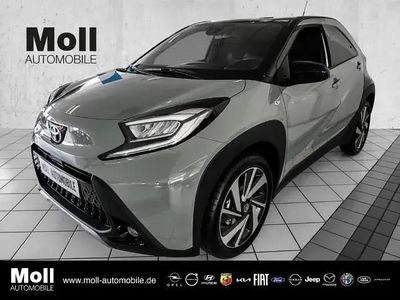 Gebraucht Toyota Aygo X-plore 72 PS (52 kW) 2024 Gruen Kleinwagen