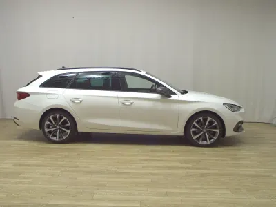 Usado Seat Leon FR-Line 150 HP (110 kW) 2022 Branco Carrinha