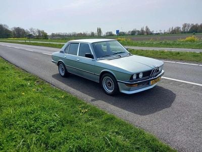 Grau Gebraucht 1980 BMW 528 Limousine | 22.000 €