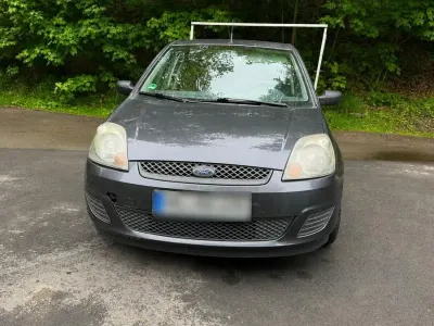 Gebraucht Ford Fiesta 70 PS (51 kW) 2007 Grau Kleinwagen