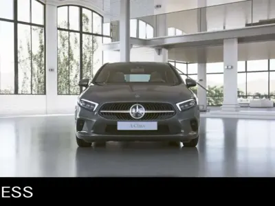 Gebraucht Mercedes A250 AMG 160 PS (117 kW) 2022 Mountaingrau metallic Limousine