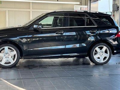 Schwarz Gebraucht 2013 Mercedes ML63 AMG AMG SUV | 28.900 € (Fairer Preis)