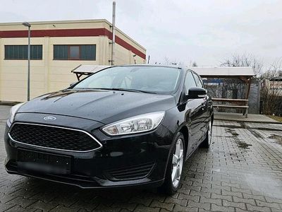 Gebraucht Ford Focus 101 PS (74 kW) 2017 Schwarz Kombi