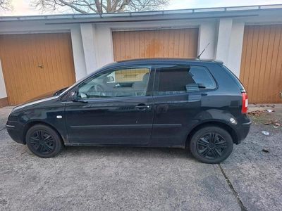 Gebraucht VW Polo 55 PS (40 kW) 2002 Schwarz Coupé