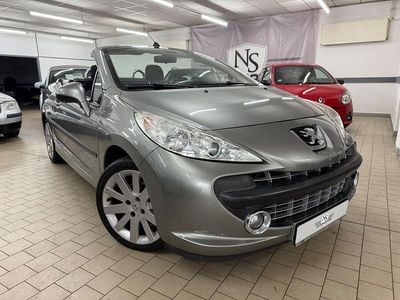 Grau Gebraucht 2007 Peugeot 207 CC Sport Cabrio | 3.690 € (Etwas zu teuer)