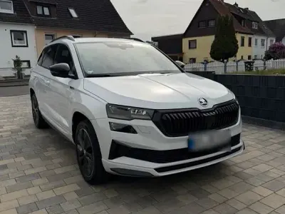 Gebraucht Skoda Karoq SportLine 150 PS (110 kW) 2022 Weiß SUV