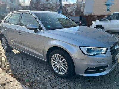 Silber Gebraucht 2015 Audi A3 Ambiente Limousine | 18.500 € (Fairer Preis)