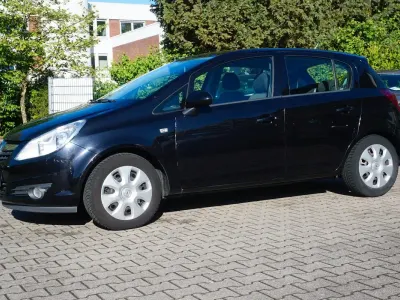 Używany Opel Corsa Edition 80 KM (58 kW) 2010 Czarny Hatchback