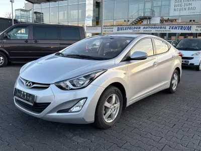 Gebraucht Hyundai Elantra 133 PS (97 kW) 2015 Silber Limousine