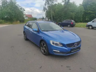 Gebraucht Volvo V60 Ocean Race 190 PS (139 kW) 2015 Blau Kombi
