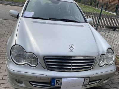 Gebraucht Mercedes C200 Classic 122 PS (89 kW) 2005 Silber Limousine