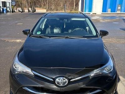 Gebraucht Toyota Avensis Executive 143 PS (105 kW) 2017 Schwarz Kombi