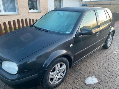 Schwarz Gebraucht 2001 VW Golf IV Kleinwagen | 1.450 €