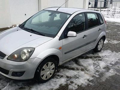 Silber Gebraucht 2007 Ford Fiesta Kleinwagen | 1.600 € (Fairer Preis)