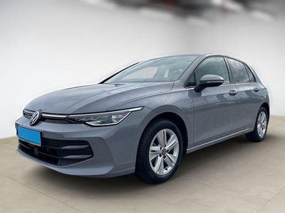 Grau Gebraucht 2024 VW Golf VIII Life Limousine | 30.700 € (Teuer)