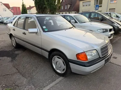Gebraucht Mercedes C180 122 PS (89 kW) 1994 Grau Limousine