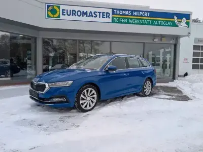 Gebraucht Skoda Octavia Style 204 PS (150 kW) 2021 Blau Kombi