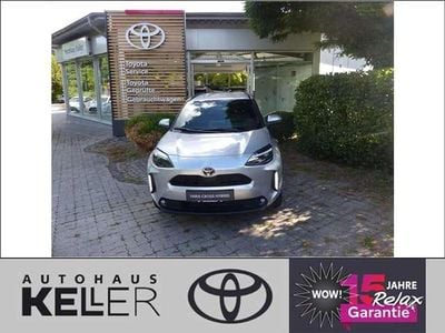 Schimmering silber metallic Neu 2025 Toyota Yaris Cross SUV | 31.450 € (Fairer Preis)