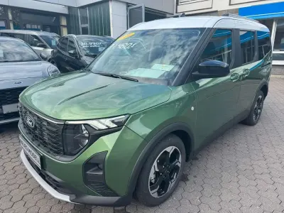 Neu Ford Tourneo Courier Active 125 PS (91 kW) 2025 Grün Van / Kleinbus