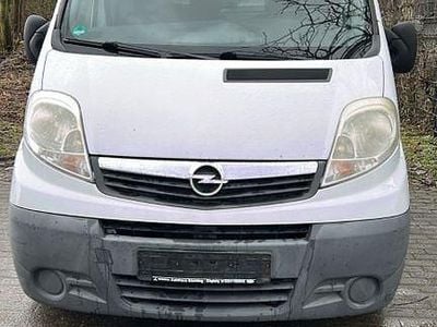 Gebraucht Opel Vivaro 90 PS (66 kW) 2009 Silber Van / Kleinbus