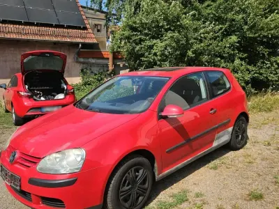 Gebraucht VW Golf V 75 PS (55 kW) 2004 Rot Kleinwagen