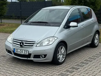 Gebraucht Mercedes A160 Avantgarde 82 PS (60 kW) 2010 Silber Kleinwagen
