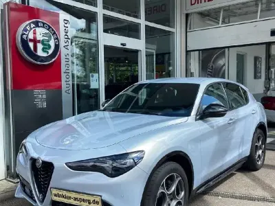 Gebraucht Alfa Romeo Stelvio Sprint 209 PS (153 kW) 2024 Gelb SUV