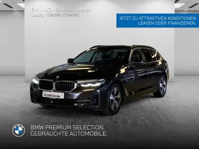 Gebraucht BMW 520 190 PS (139 kW) 2023 Grau Kombi