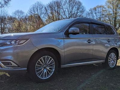 Gebraucht Mitsubishi Outlander P-HEV Plus 224 PS (164 kW) 2020 SUV