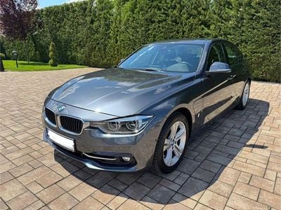 BMW 330e