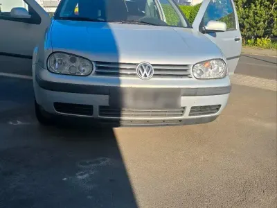 Gebraucht VW Golf IV 102 PS (75 kW) 1999 Silber Kleinwagen