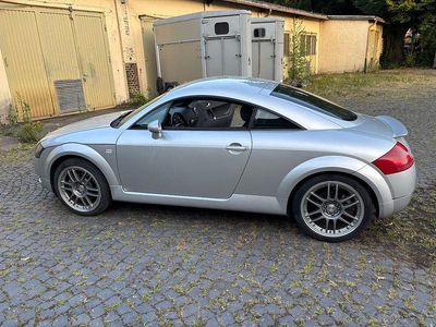 Second-hand Audi TT Sport 224 CP (164 kW) 1999 Argintiu Coupe