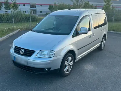 Gebraucht VW Caddy Maxi 105 PS (77 kW) 2009 Silber Van / Kleinbus