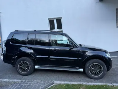 Gebraucht Mitsubishi Pajero Plus 200 PS (147 kW) 2012 SUV